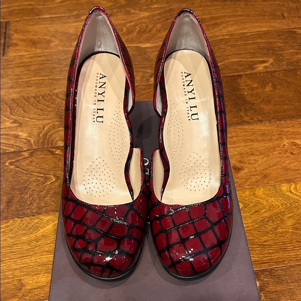 Anyi Lu - Michel Red Tortoise Patent Leather Pump. Size 9. NWT